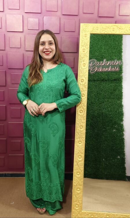 Chikankari Muslin Kurta Set With Mukaish